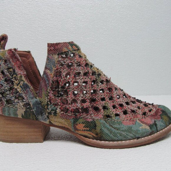 Jeffrey Campbell Taggart Bootie Tapestry Jacquard Size 8M - Picture 5 of 9
